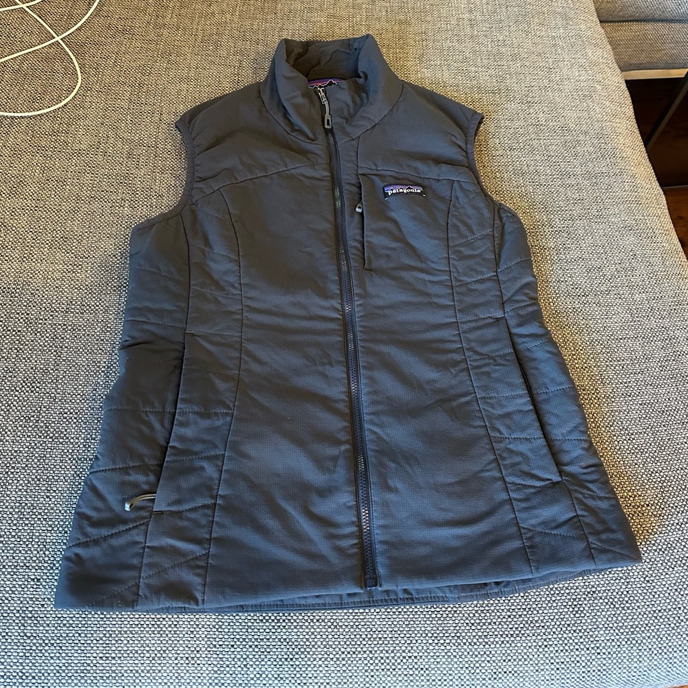 Women’s navy Patagonia vest